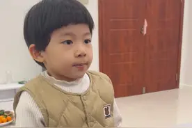 67岁怀孕生子的黄维平夫妇，女儿天赐才5岁，就活得不像个小孩图片