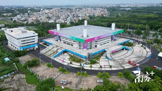 南方观察 | “冲浪”赛何以燃动这座城？“乘风破浪”原来刻入DNA