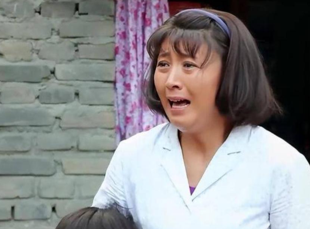 这下麻烦大了！不到48小时，闫学晶再迎2大噩耗，何庆魁也被牵连