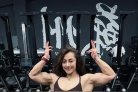 卞瑞英的大腿肌肉太结实了，能夹碎西瓜吗？这是如何练出来？图片