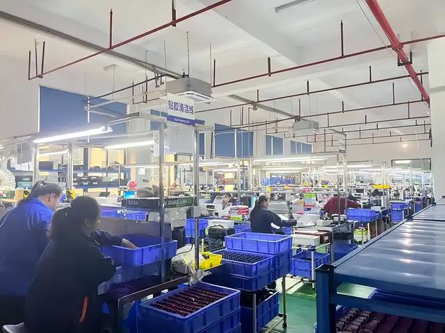 60亿元合约刷屏！人形机器人从秀场到车间，交付才是生死线