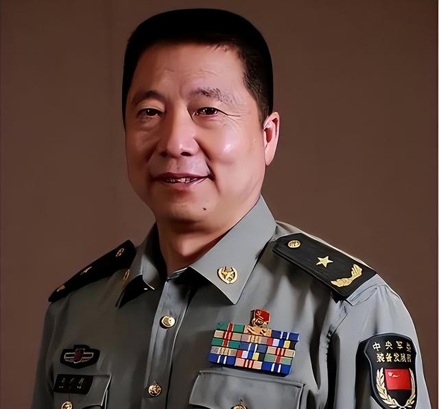 我国首位航天员杨利伟，被授予少将军衔，退休后能享受什么待遇？
