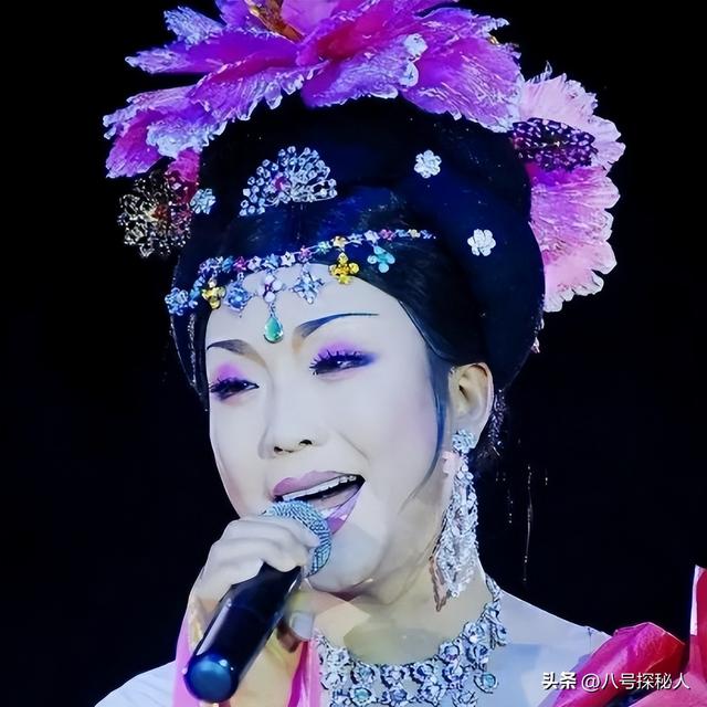 善恶终有报！47岁“跌落神坛”的李玉刚，终是活成了“跳梁小丑	”