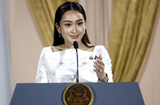 佩通坦大胜，军方支持，国会给佩通坦上保险，恢复总理职务倒计时