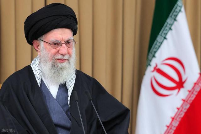 特朗普重兵包围伊朗，普京通告全球：敢动就出手！中方也有所动作