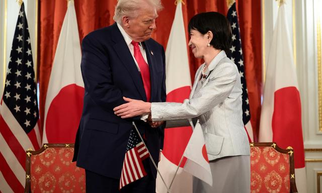 日本股市惨绿，高市早苗“赌”中国，琉球归属会成最后王牌吗？