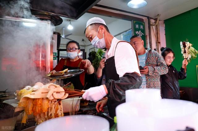 没景点没资源！三小城凭啥从“网红” 变 “长红”？