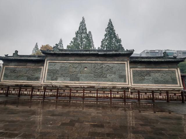 2025北京到海南行程第五天:离开河南进入湖北,雨中游览襄阳古城