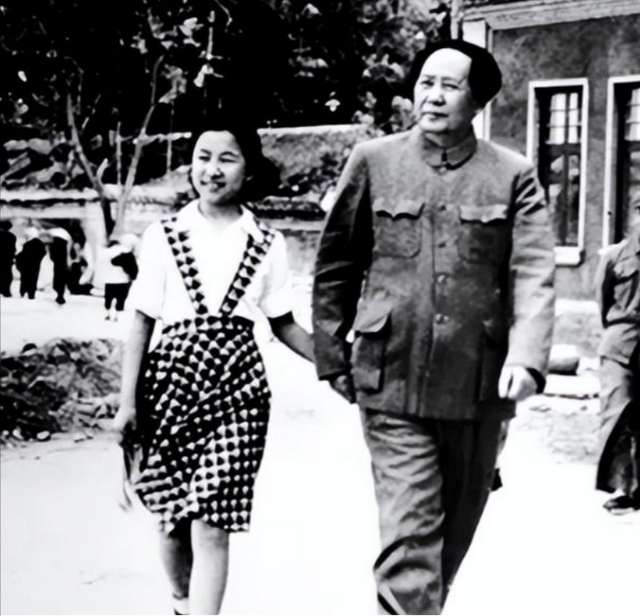 72年李敏怀孕，独自来中南海探亲，毛主席怒道：孔令华太不像话了