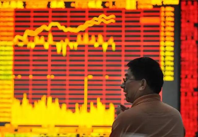 中美会谈结束，特朗普表态，美财长：中国稀土限制，将推迟一年