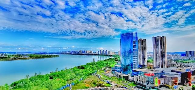 下一个“成都”已确定？宜宾德阳落榜，这座黑马城市呼声高