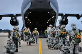 美国终于认清现实了，不敢在中国周边待了！驻日美军撤离上万人图片