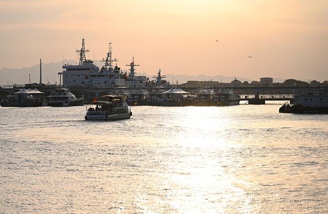 青岛八大峡广场藏着生活本真的惬意
