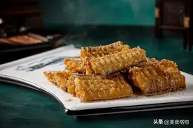 过年炸带鱼，不要只知道挂面糊，老师傅教你这样做，带鱼更香更脆图片