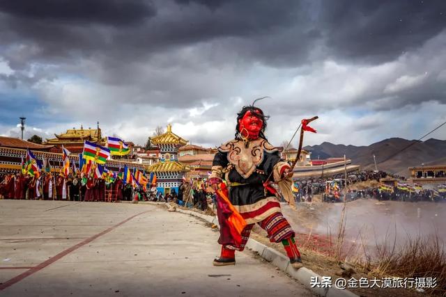 正月甘南,才是真正的信仰天堂,带你走进藏区的盛大节日--晒大佛