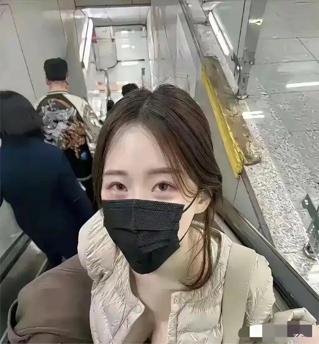 这尼姑身材看着就不一般，换件衣服让人眼前一亮。