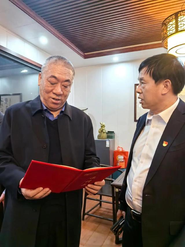 于东来没想到，离过年不到20天，崔培军因一特殊举动再次口碑暴涨