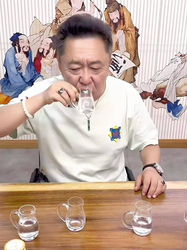 不查不知道一查吓一跳，坐拥北京60亩马场的于谦，私下到底有多壕