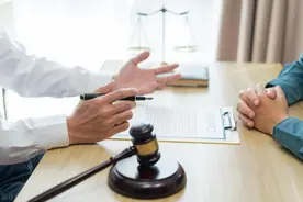 黑律师，请离工伤职工远点！图片