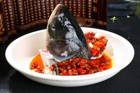 终于找到了！这才是湘菜剁椒鱼头便捷做法，步骤清晰详细，太香了图片
