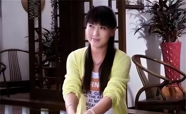 赵本山也没想到，闫学晶塌房没多久	，爱徒孙立荣因一举动口碑暴增