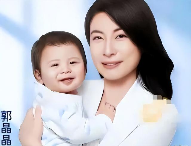 牛鬼蛇神现原形！郭晶晶代言被立案不到24小时	，恶心的一幕出现了