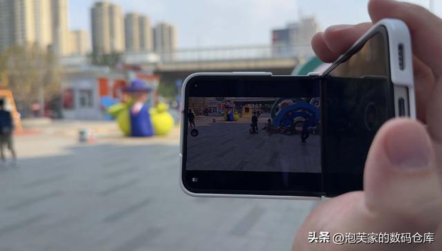 大概是目前最好的小折叠 小米MIX Flip2体验 PK三星Z Flip7优势不小