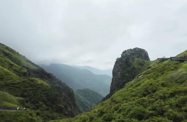去了一趟江西武功山旅游,发了朋友圈,以为有人点赞,结果尴尬了
