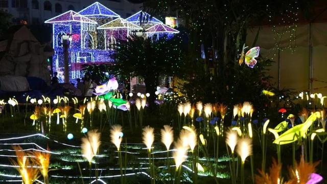 罗城：梦幻灯光秀点亮仫佬山乡 粤桂协作赋能文旅振兴