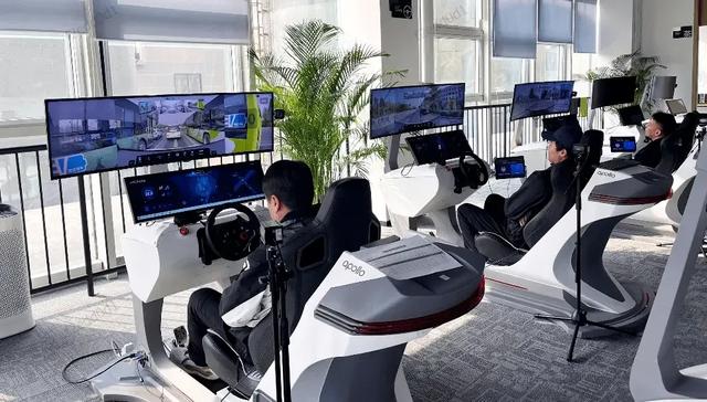 跨国外包时代来临！打工人最后价值，就是假扮AI