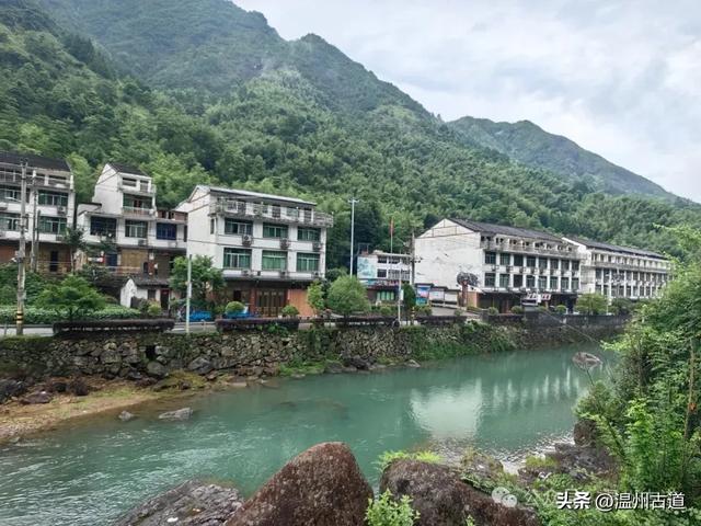 藏在浙南九寨沟里的红色秘境!可亲子徒步,在清溪飞瀑里寻凉意!