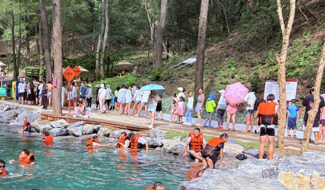 杭州人上海人苏州人嘉兴人金华人……周末6000人赶到临安这个山谷里