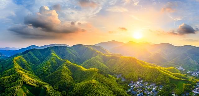 王俊凯绝对没想到：他和夫人竟然在河北承德避暑山庄“大开眼界”