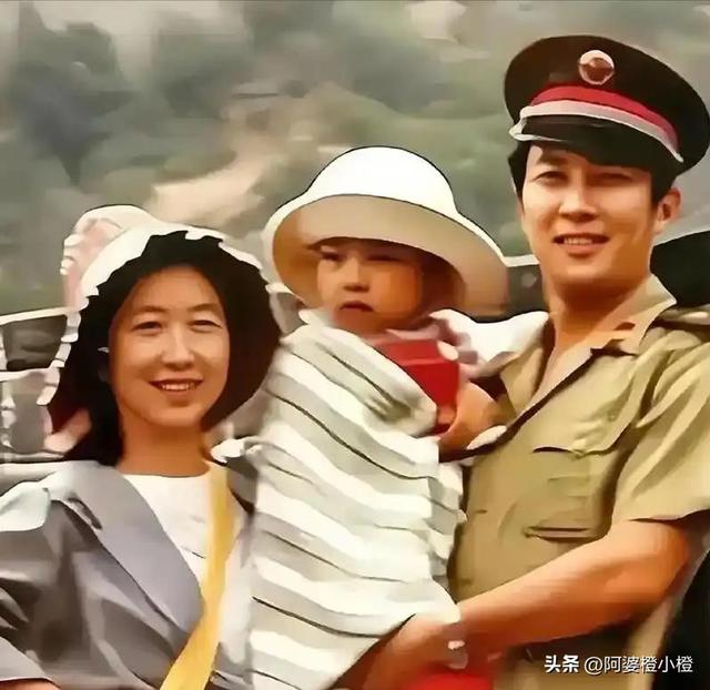 2025年内娱最大的笑话，就是唐国强都一把年纪了，还要四处奔波