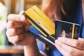 没钱的银行卡是“销户”还是“留着”？幸亏银行朋友提醒，少吃亏图片