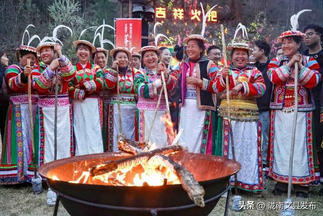 正月十五的白马山寨