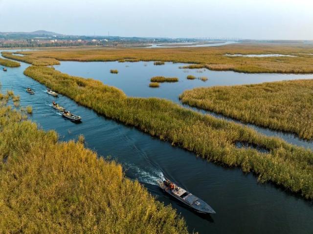 Emo救星！东平湖开启初冬镜面模式，带来满格治愈力~