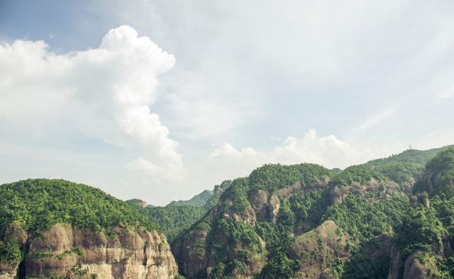 山西晋城最有名的山，素有“晋魏河山第一奇”美誉，值得一去