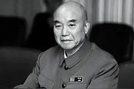 八路军六个师长，唯独肖克是上将，肖克：我历史上两次站错队图片