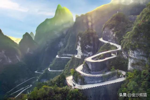 镜头中的山水：寻梦张家界 醉心山水间