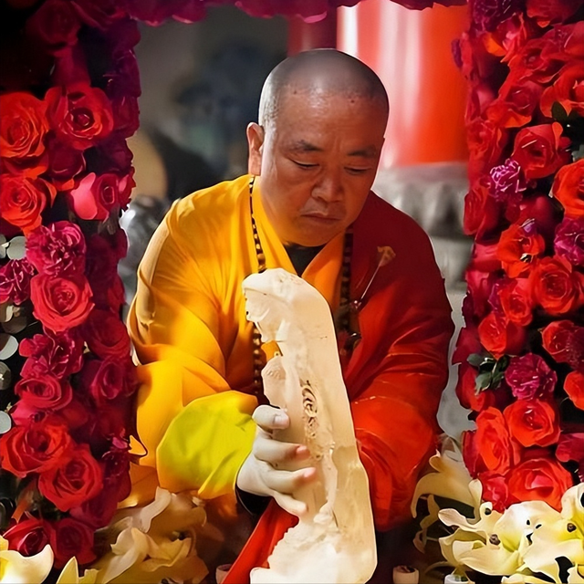 释永信倒台后，最大怨种现身！花5000万买的天价字画现200没人收