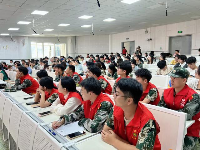 “牵手‘福’蓉·双百双千”成都市成华区残联举办“牵手帮盲·橙光助盲”助残志愿服务能力提升培训