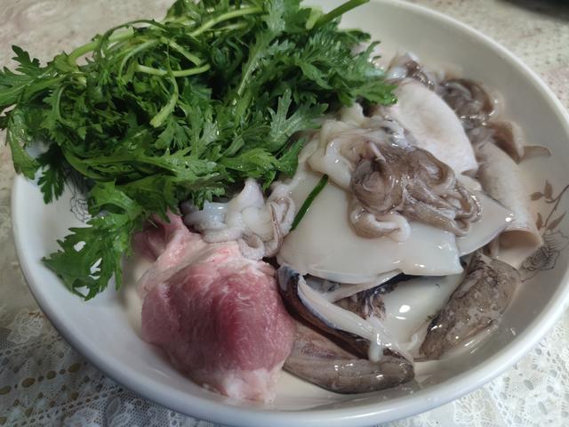 立冬吃饺子，建议大家：少吃白菜芹菜，多吃4样，应季营养补嘴空