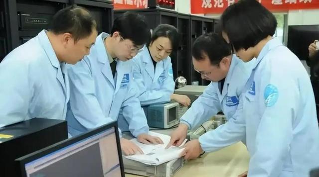 性能高出1000倍！中国北斗被某国电磁干扰，他成功破解助北斗建成