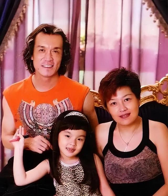 李咏也没想到，自己离世8年后，23岁的女儿会选择一条“不归路”