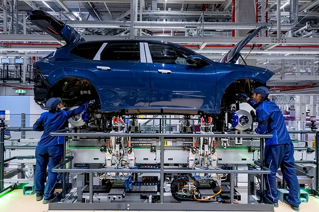 不许中国一家独大，特朗普联合8国在白宫签字，要废中国王牌