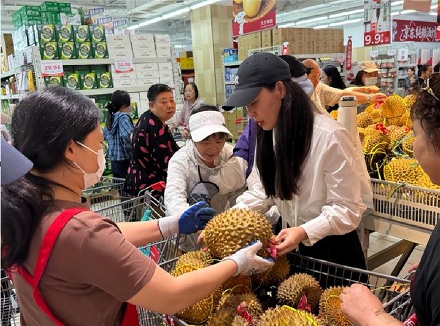 京东折扣超市固安开业引本地商家疯狂扫货 多款商品启动限购模式