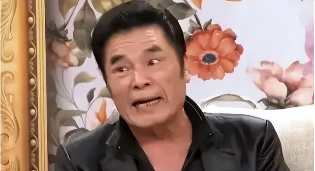 “6个老婆”一屋同住，每人每月7万零花钱，71岁又娶第七房小娇妻