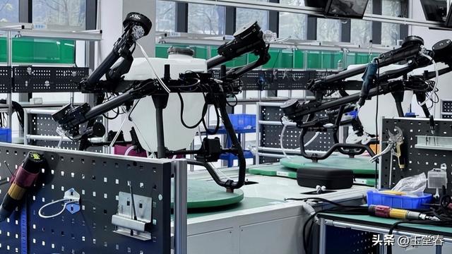 从追赶到引领标准，高铁无人机与5G，为什么只有中国能当世界工厂