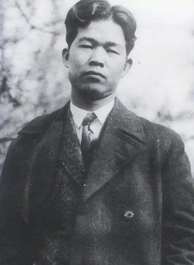 蒋介石临终前告诉蒋经国：我这一生只敬佩一人，畏惧两人!